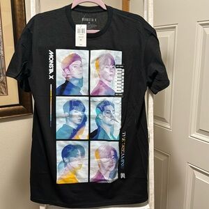 🆕 Monsta X Unisex Med T black with front graphics